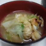 キャベツと揚げの味噌汁